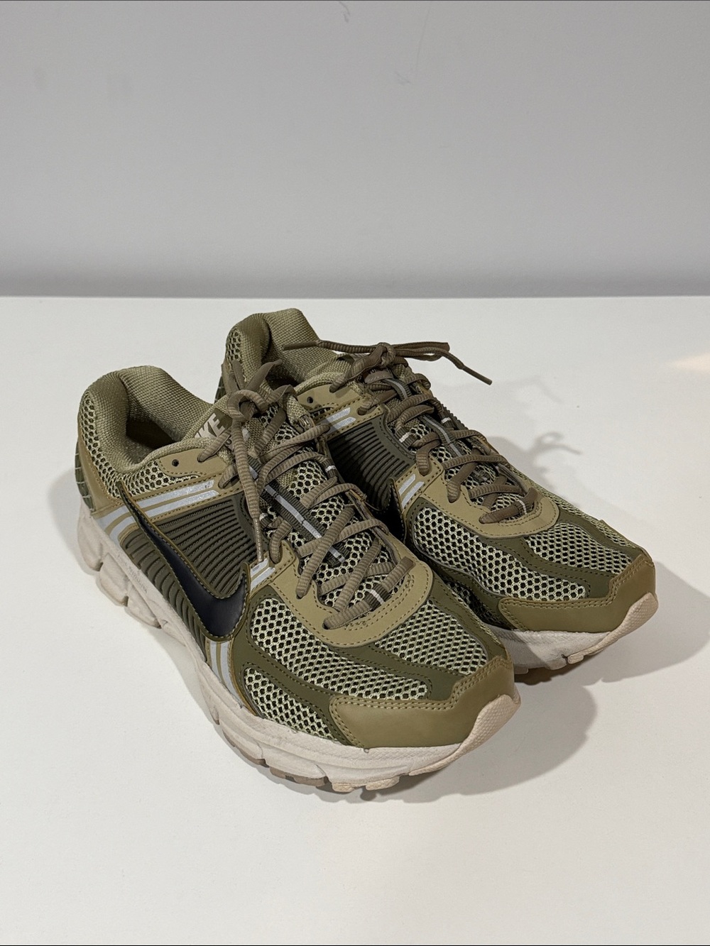 Nike Vomero 5 Olive-Tone Mesh Athletic Sneakers 9.5